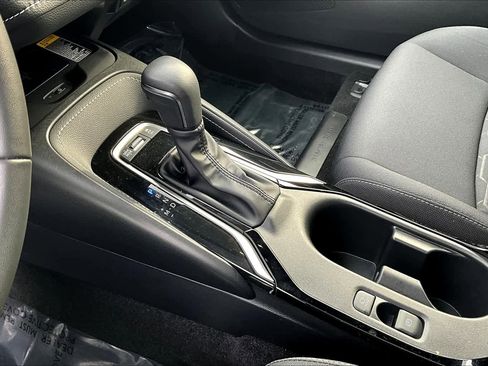 Used 2024 Toyota Corolla SE w/ SE Package image 15