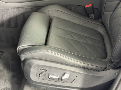 Used 2025 BMW X5 sDrive40i w/ Premium Package RWD image 14