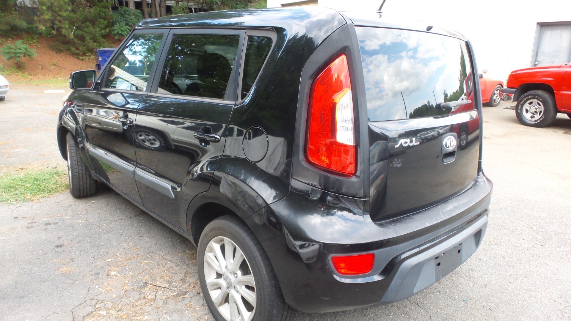 Used 2013 Kia Soul + FWD image 5