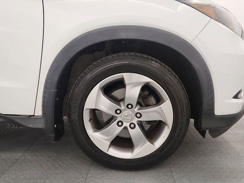 Used 2017 Honda HR-V LX image 16
