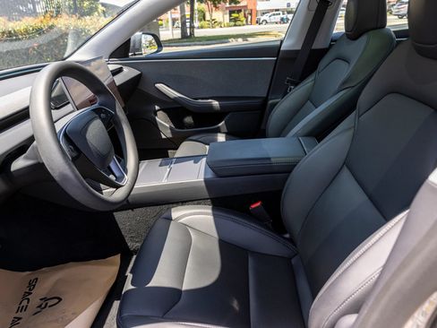 Used 2025 Tesla Model 3 Long Range RWD image 21