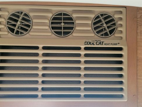 Used 2010 Ford E-350 and Econoline 350 Super Duty image 22