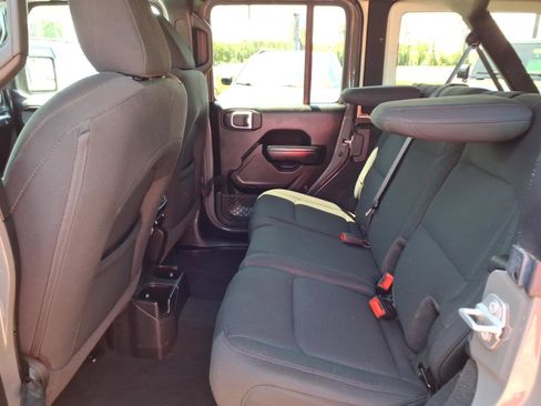 Used 2021 Jeep Wrangler Unlimited Sport AWD/4WD image 25