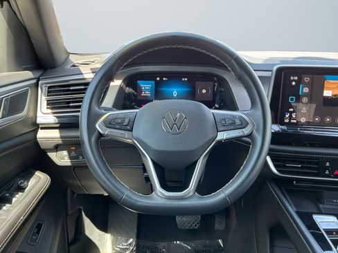 Used 2024 Volkswagen Atlas Cross Sport SE FWD image 11