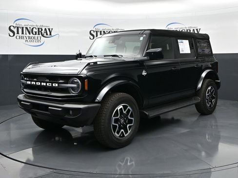 Used 2025 Ford Bronco Outer Banks image 3