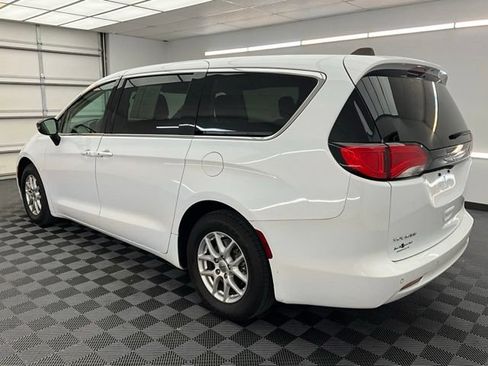 Used 2024 Chrysler Voyager LX FWD image 23
