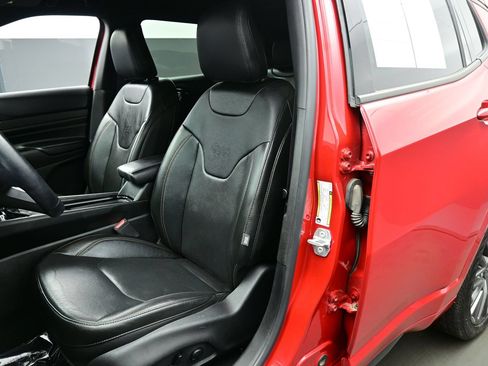 Used 2022 Jeep Compass Limited w/ (RED) Package AWD/4WD image 13
