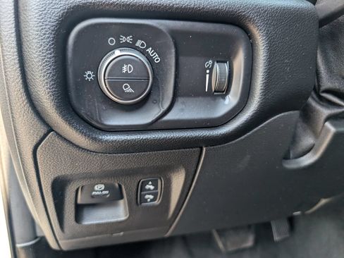 Used 2022 RAM 1500 Big Horn AWD/4WD image 34