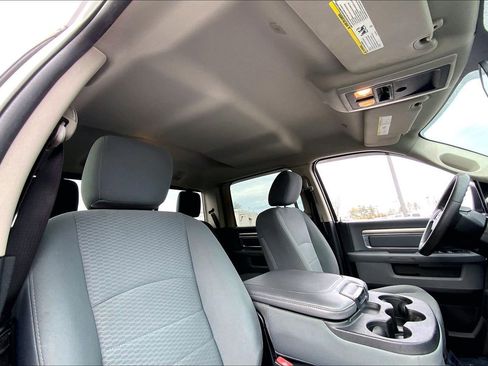 Used 2017 RAM 2500 SLT image 12