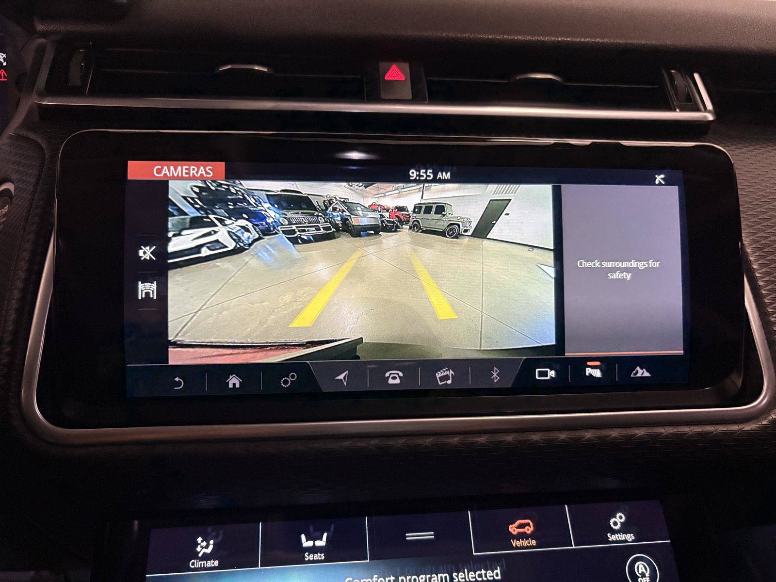 Used 2018 Land Rover Range Rover Velar S AWD/4WD image 24