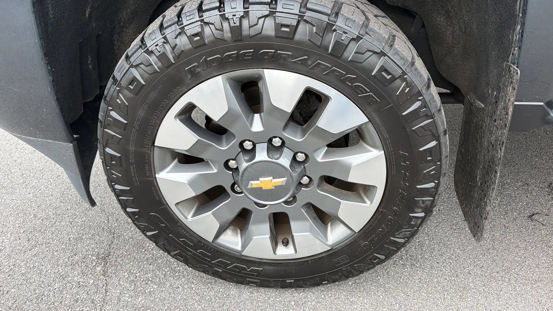 Used 2017 Chevrolet Silverado 2500 High Country w/ Snow Plow Prep Package AWD/4WD image 11