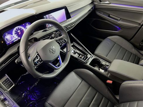 Used 2024 Volkswagen Golf R image 9