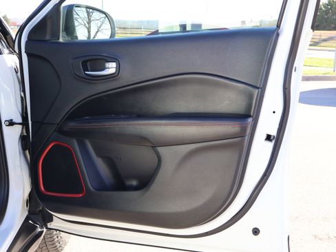 Used 2018 Jeep Compass Trailhawk w/ Leather Interior Group image 11