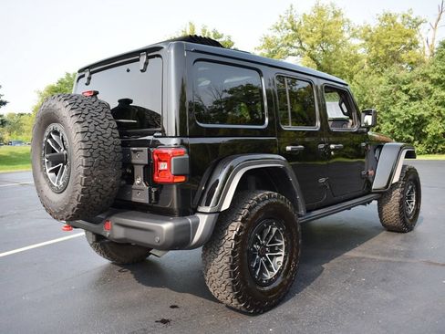Used 2025 Jeep Wrangler Unlimited Rubicon AWD/4WD image 6