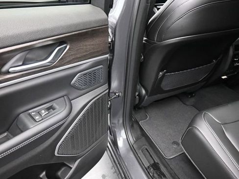 New 2026 Jeep Grand Cherokee Limited w/ Limited Altitude Package AWD/4WD image 18