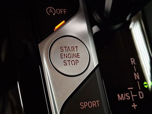 Used 2025 BMW X4 xDrive30i image 21