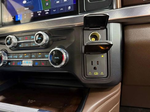 Used 2025 Ford F250 King Ranch w/ Chrome Package image 28