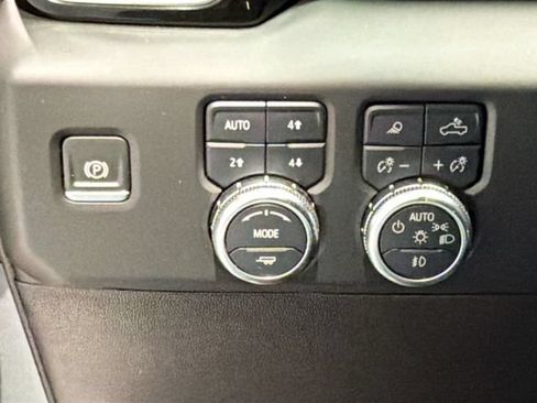 Used 2024 GMC Sierra 2500 Denali w/ Denali Reserve Package AWD/4WD image 10
