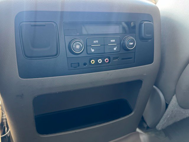 Used 2015 GMC Yukon XL SLT w/ Open Road Package AWD/4WD image 16