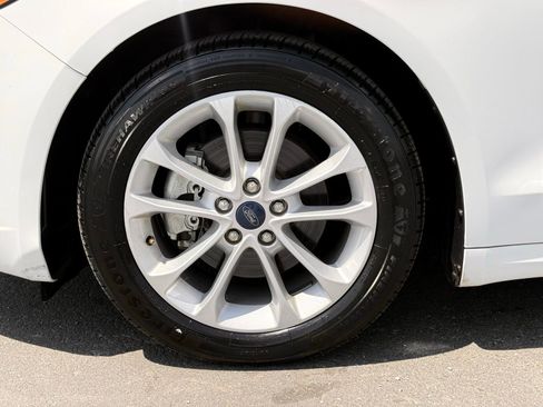 Used 2020 Ford Fusion SE FWD image 10