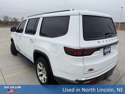 Used 2022 Jeep Wagoneer Series II image 4