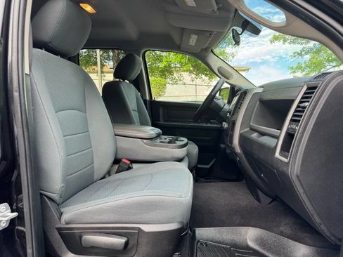 Used 2017 RAM 1500 Express AWD/4WD image 21