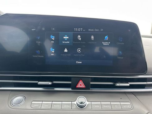 Used 2024 Hyundai Elantra SEL image 40