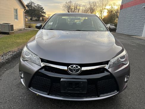 Used 2017 Toyota Camry SE image 9