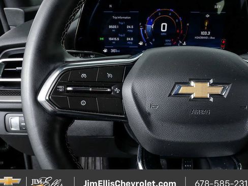 Certified 2025 Chevrolet Traverse LT FWD image 9