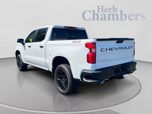 Used 2025 Chevrolet Silverado 1500 LT Trail Boss w/ Convenience Package II AWD/4WD image 3