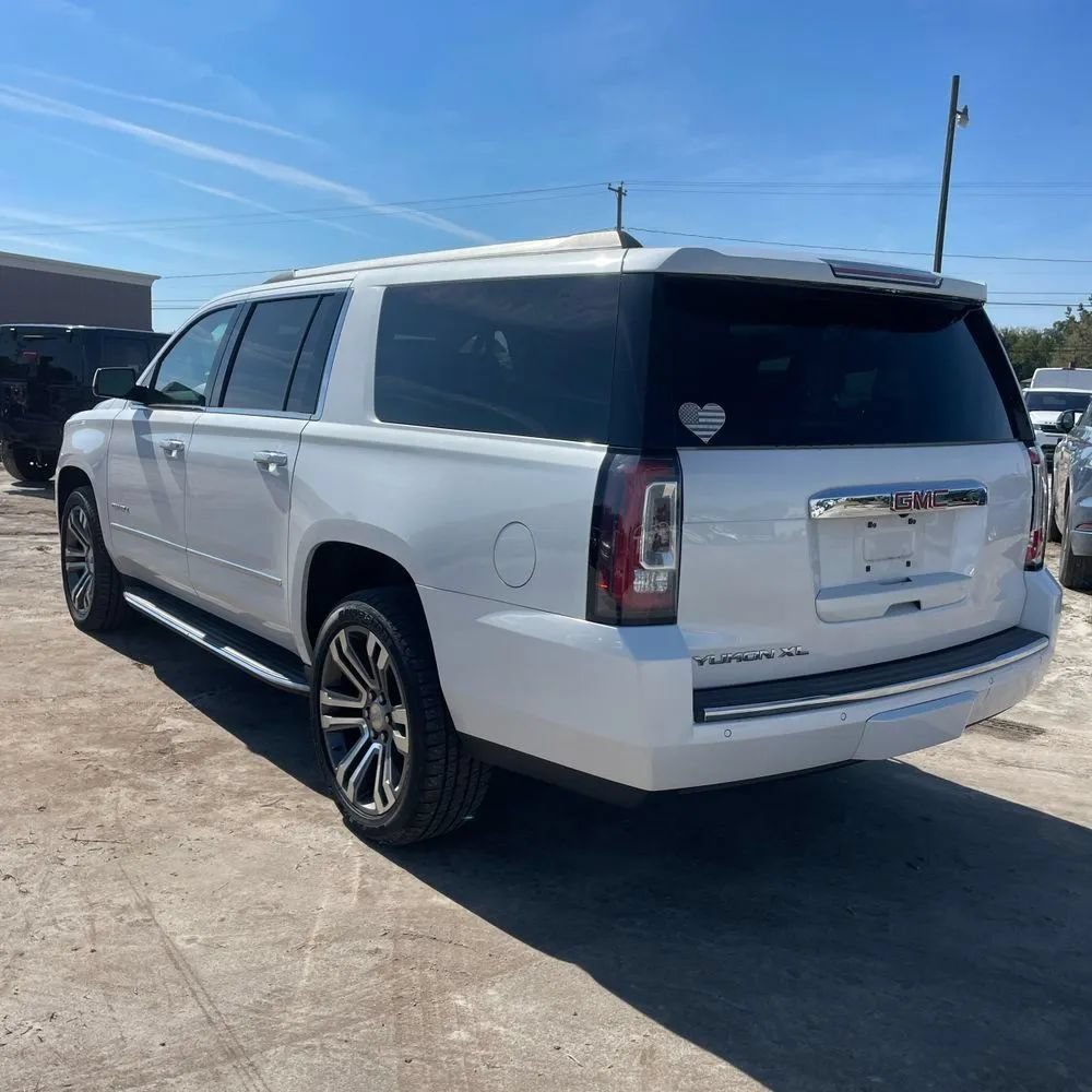 Used 2017 GMC Yukon XL Denali w/ Open Road Package AWD/4WD image 5
