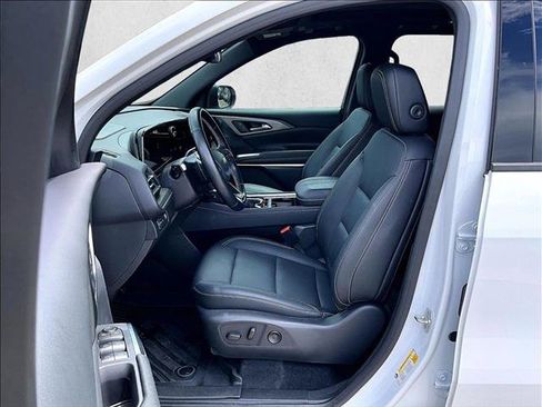 Used 2024 Chevrolet Traverse LT FWD image 27
