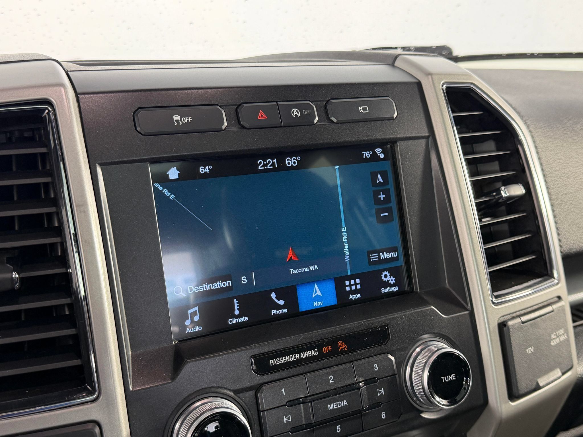Used 2017 Ford F150 Lariat w/ Equipment Group 502A Luxury AWD/4WD image 43