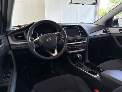 Used 2018 Hyundai Sonata SE FWD image 17