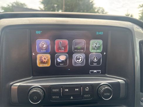 Used 2019 Chevrolet Silverado 1500 LT AWD/4WD image 12