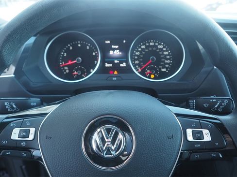 Used 2020 Volkswagen Tiguan S image 15
