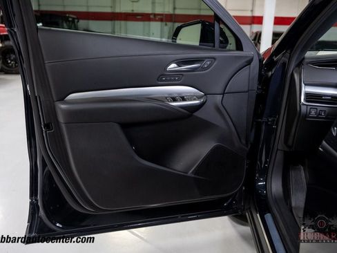 Used 2023 Cadillac XT4 Premium Luxury FWD image 16