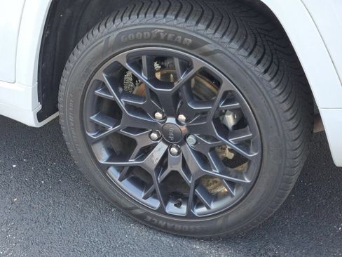 Certified 2023 Jeep Grand Cherokee L Summit AWD/4WD image 20