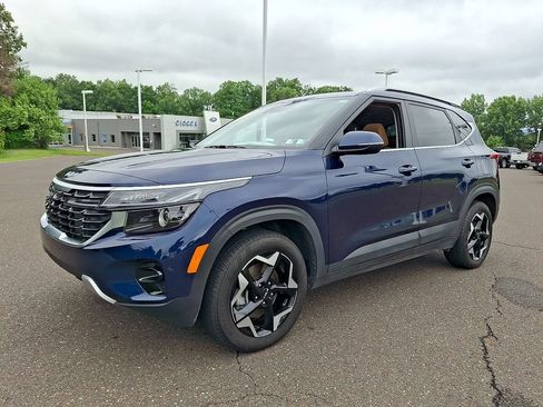 Used 2024 Kia Seltos EX AWD/4WD image 6