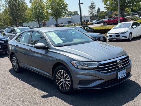 Used 2021 Volkswagen Jetta S w/ Driver Assistance Package FWD image 2
