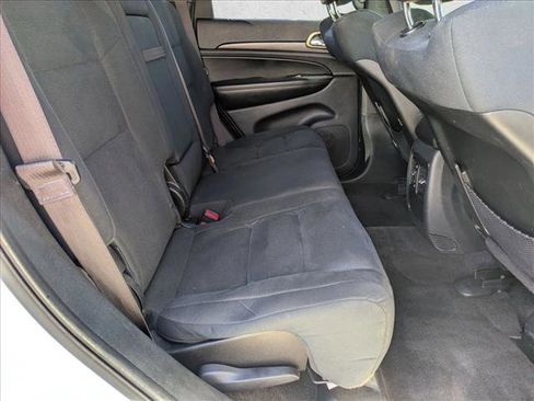 Used 2017 Jeep Grand Cherokee Laredo w/ Quick Order Package 23E image 19