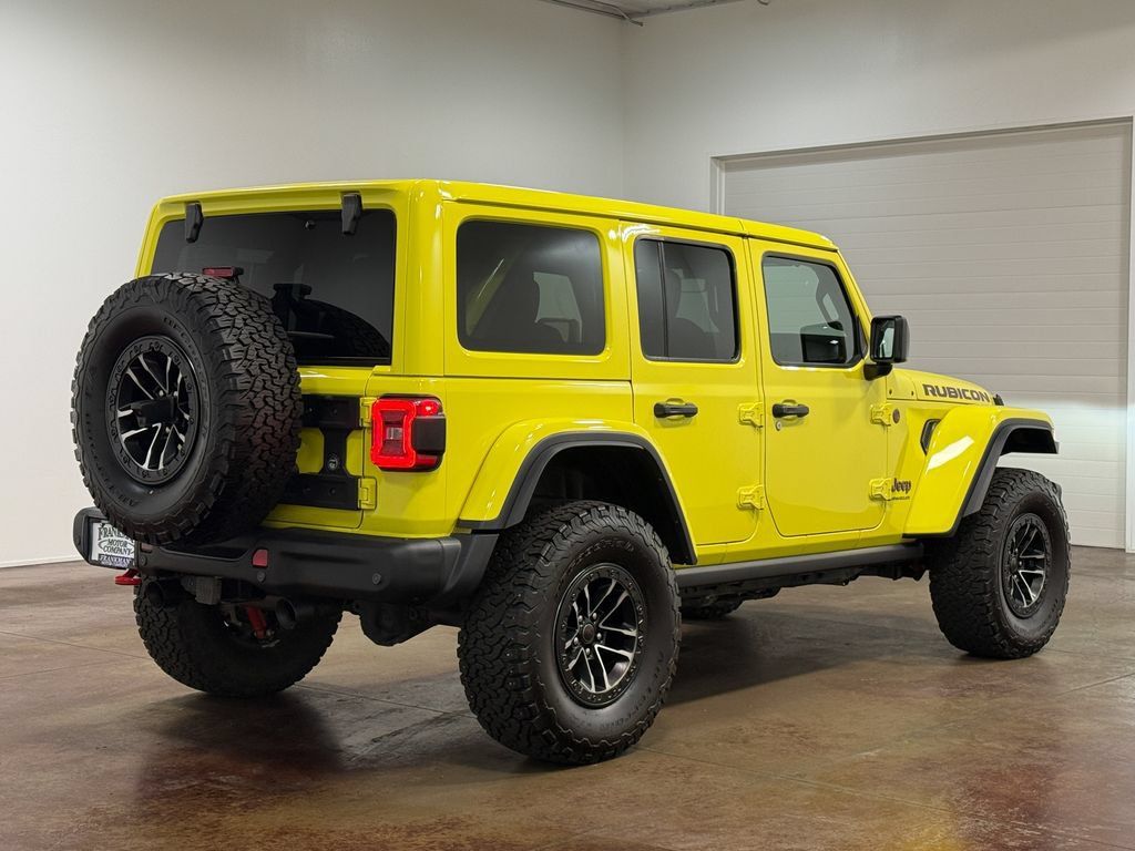 Used 2024 Jeep Wrangler Unlimited Rubicon AWD/4WD image 5