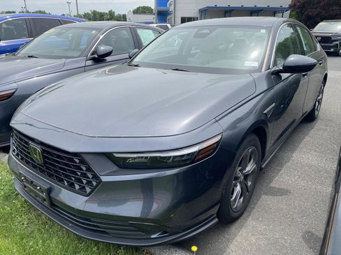 Used 2023 Honda Accord EX image 3