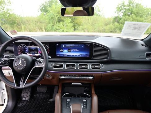 Used 2024 Mercedes-Benz GLE 350 4MATIC image 11