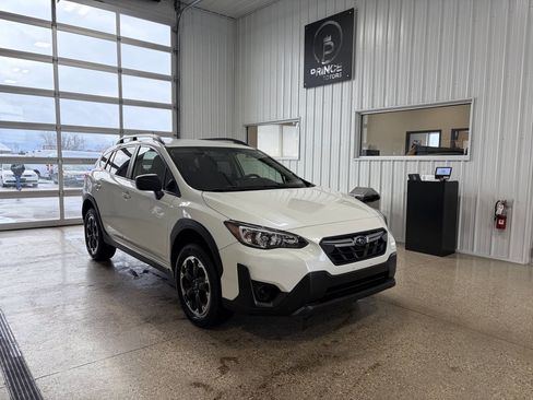 Used 2023 Subaru Crosstrek 2.0i image 4