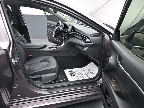 Used 2021 Toyota Camry SE FWD image 24