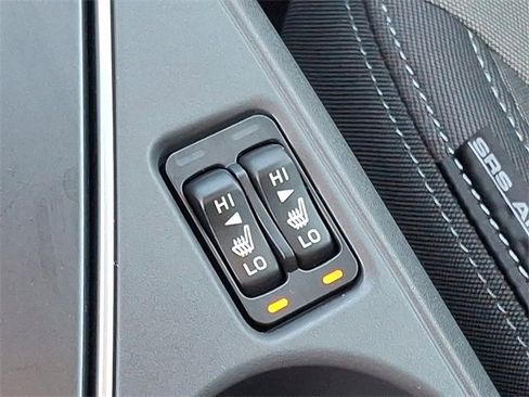 Used 2025 Subaru Crosstrek 2.0i Premium image 23