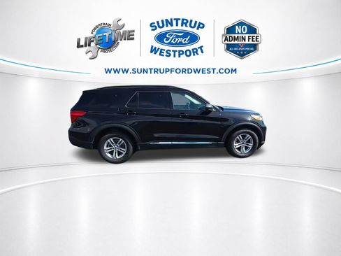 Used 2023 Ford Explorer XLT AWD/4WD image 18