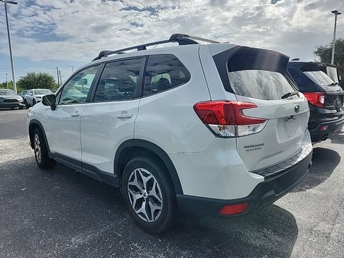 Used 2019 Subaru Forester Premium AWD/4WD image 4