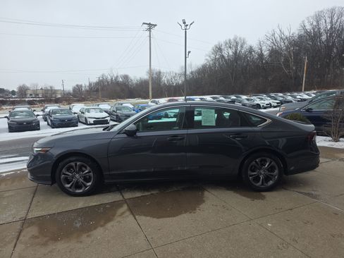 Used 2023 Honda Accord EX image 8